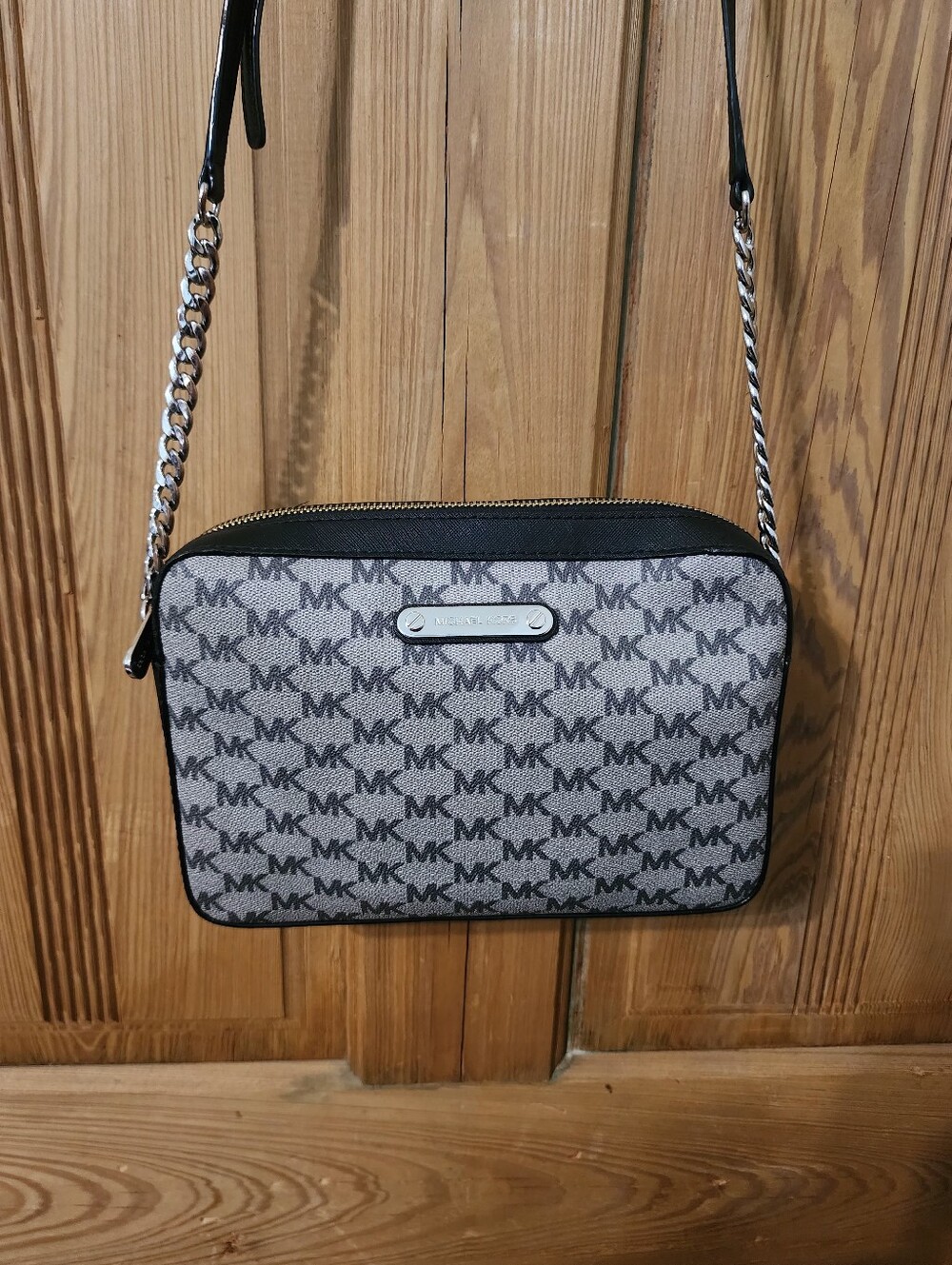 Michael Kors Jet Set MK Signature LG East West Crossbody Bag Gray Black